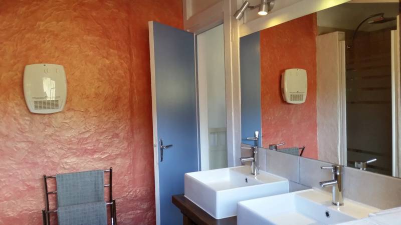 Bergerie-shower-room